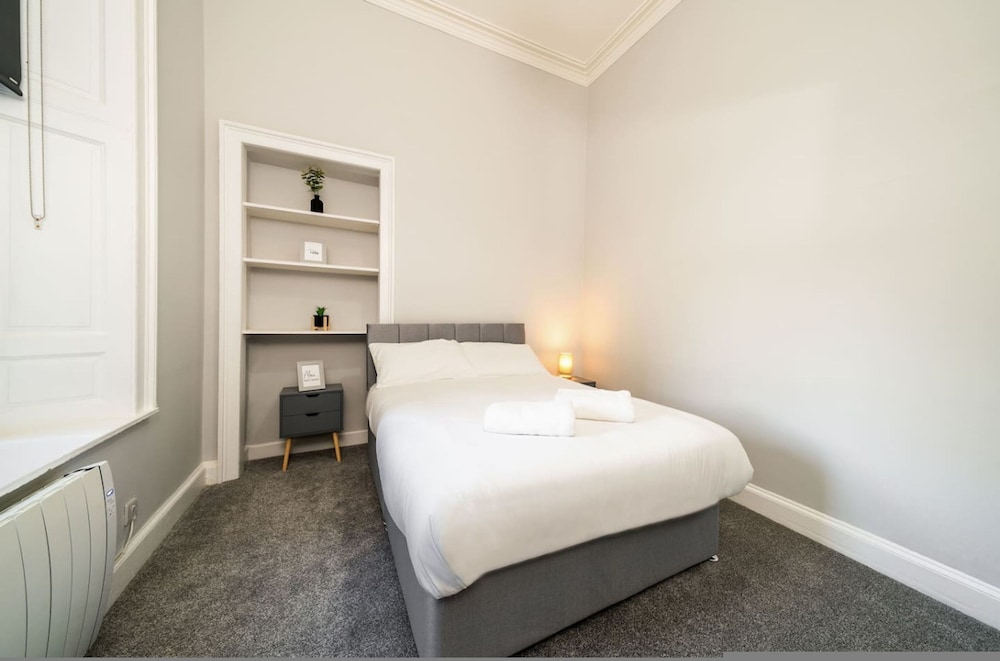 Lochside Apartment B