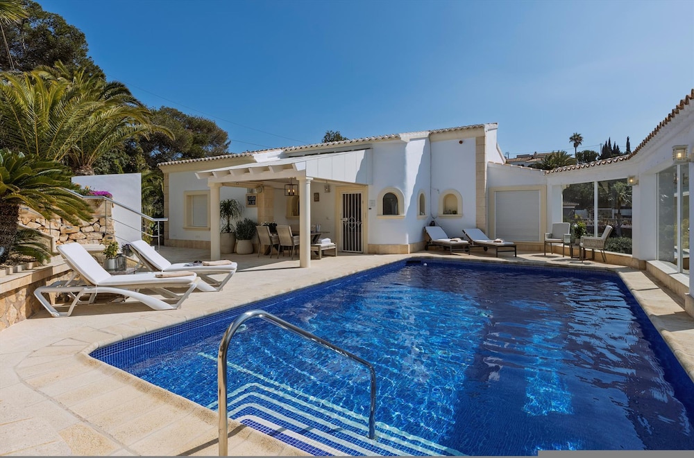 Rijos in J vea With 3 Bedrooms and 3 Bathrooms