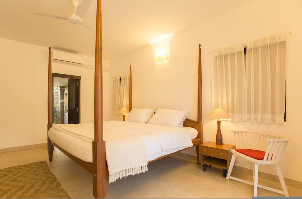 Salt by Hireavilla - 4BR w Heated Pool in Siolim