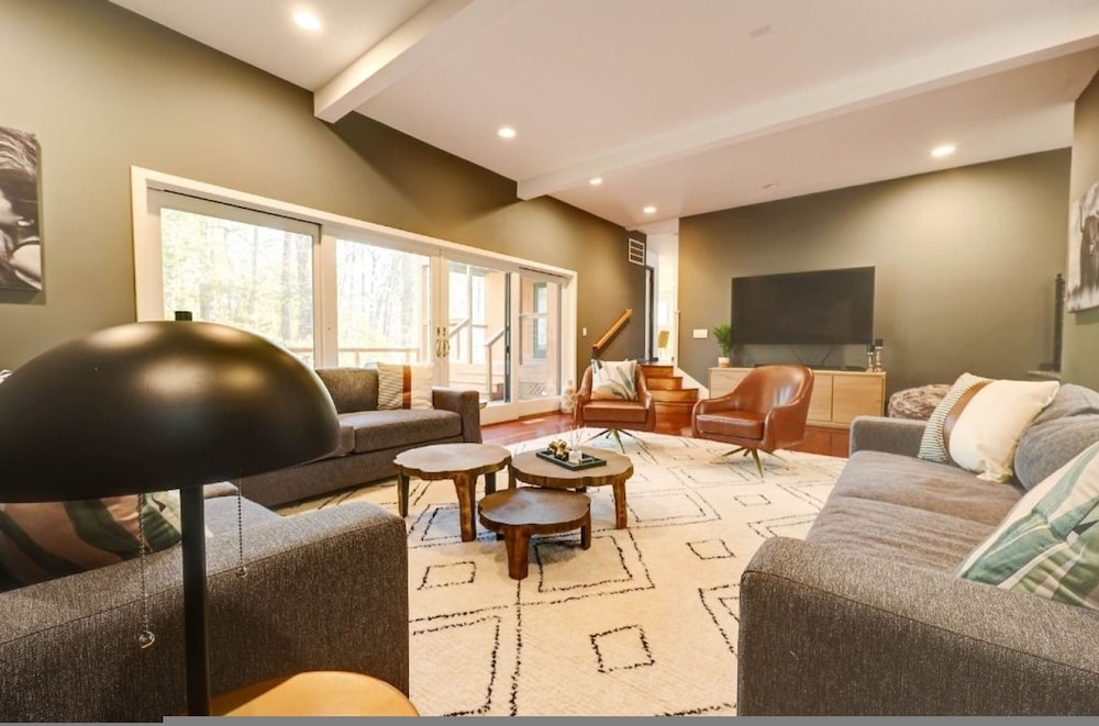Soleil Manor White Plains view 2