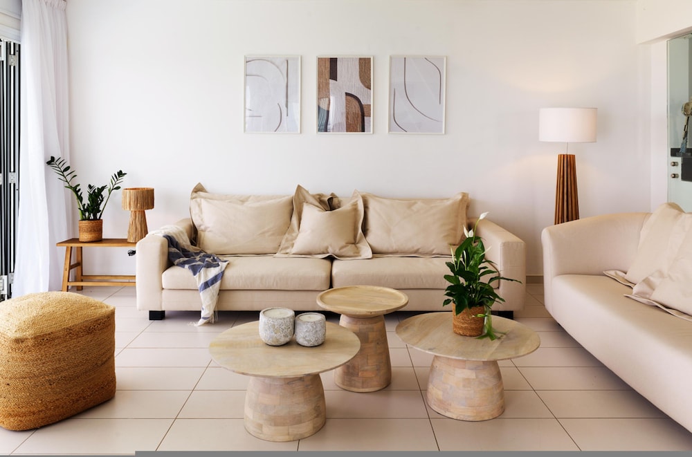 Sirena Solis Elevated Coastal Living Above Sirena Bay