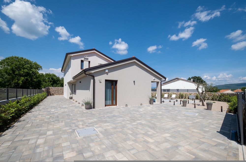 Holiday House Jewel With Private Pool