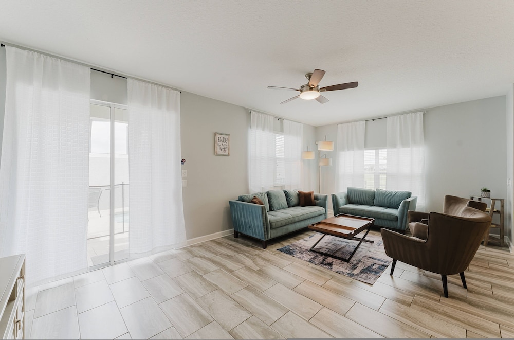 5bedrooms Private Pool Storeylake view 4