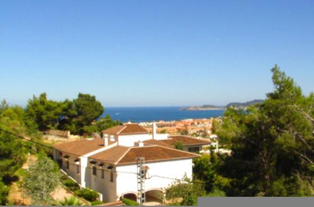 Bonestar in Javea With 5 Bedrooms and 2 Bathrooms