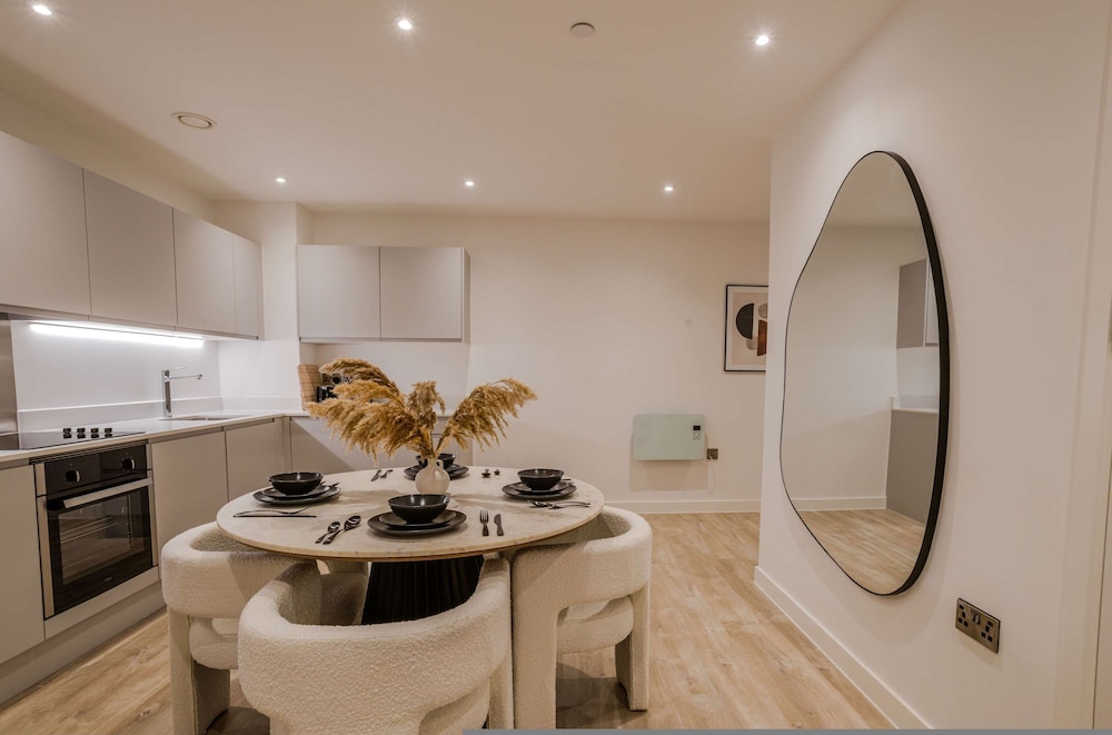 Bianco Suite 2BR With City Views