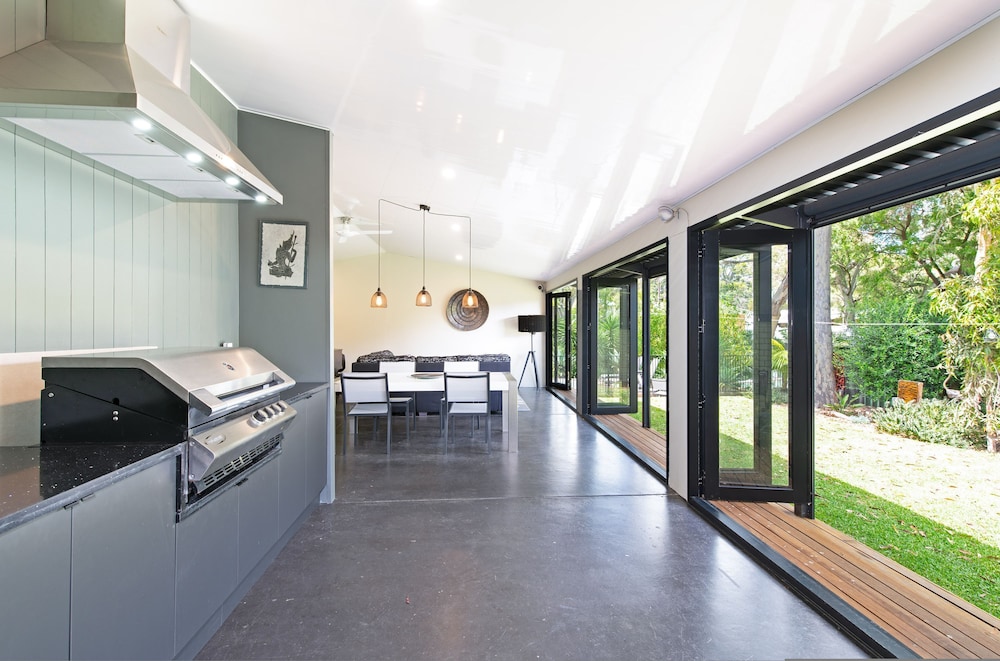 Home Among the Gum Trees