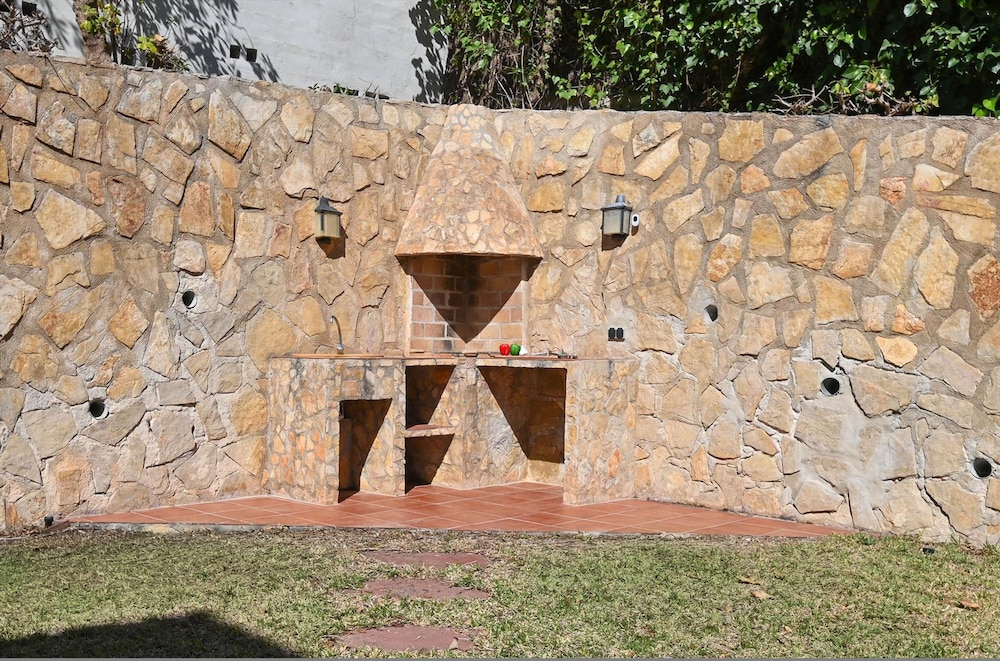 Hibiscus in J vea With 6 Bedrooms and 4 Bathrooms view 4