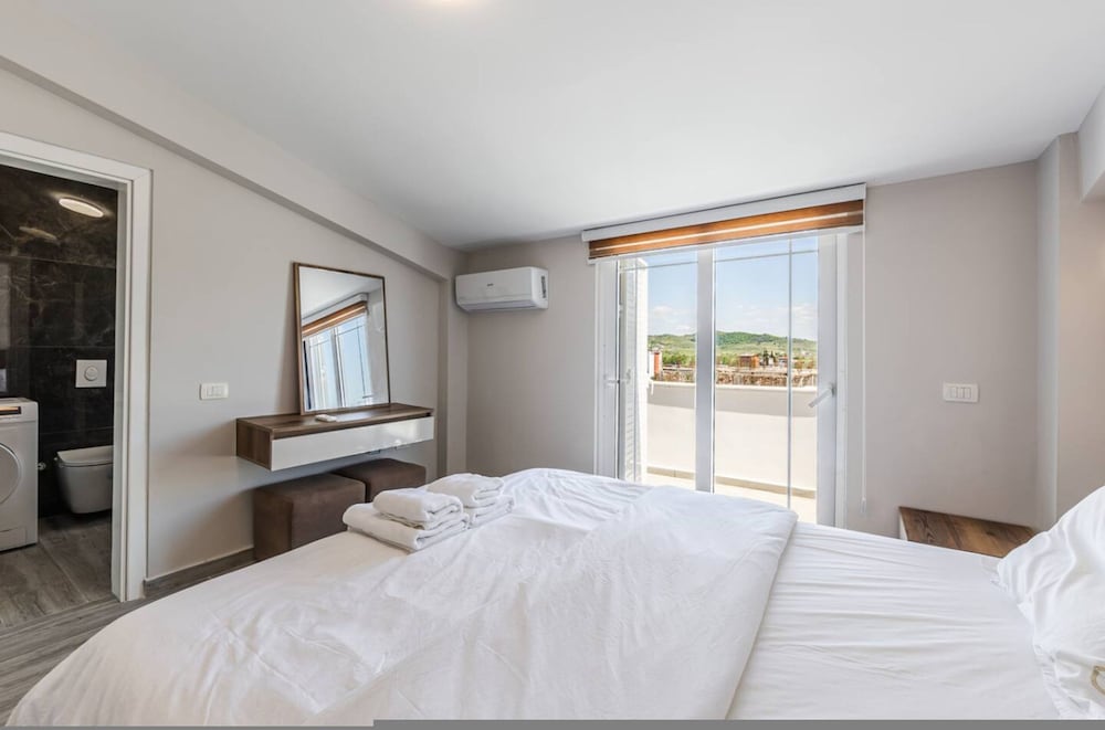 Rooftop Apartment With Private Pool