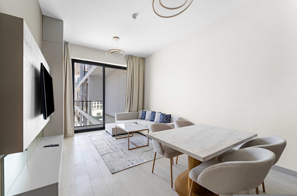 New 1-bedroom in Prime Gardens With Pool and gym