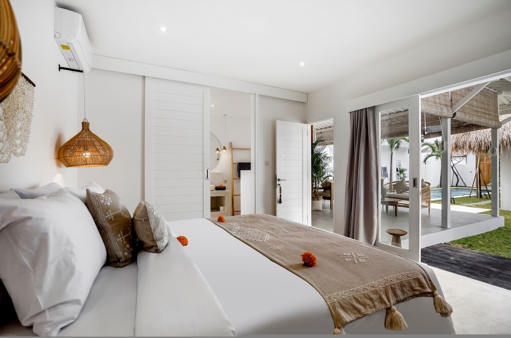Villa Cyma by Alfred in Bali - New Peaceful 5 BR Villa in the Heart of Seminyak