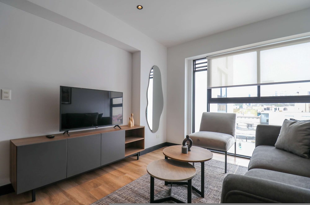 w Elegant 2BR w Great Deco in San Isidro