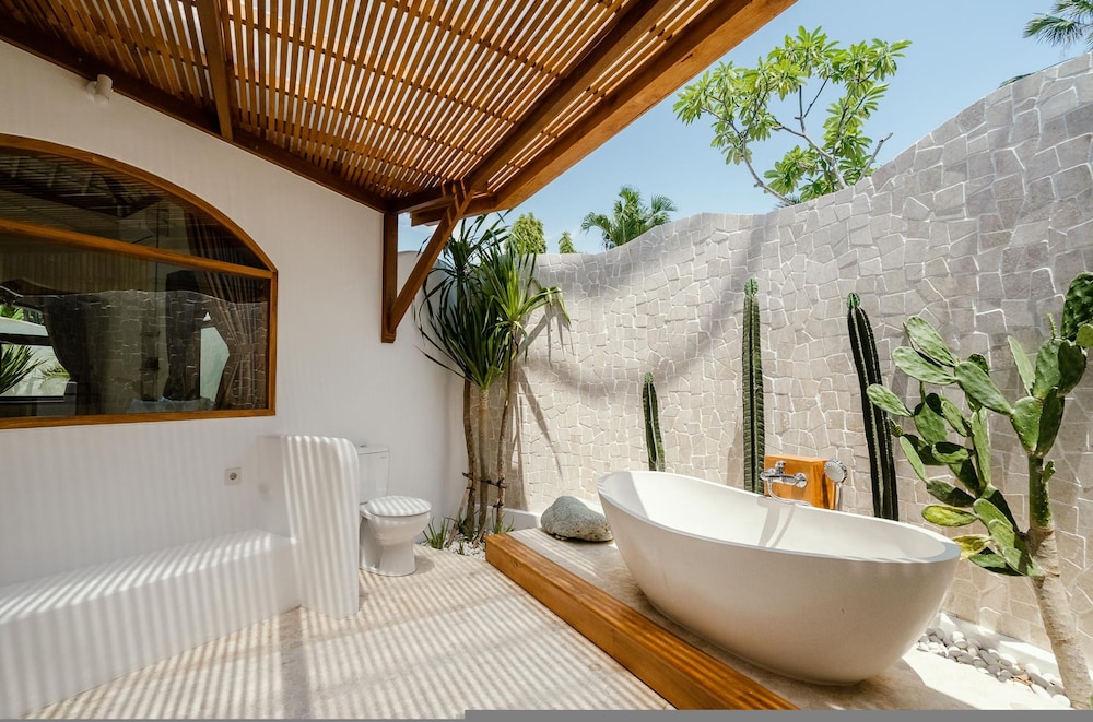 Villa Canggutopia 4 by Alfred in Bali - Relaxing 1BR Private Pool Villa 5min to Echo Beach