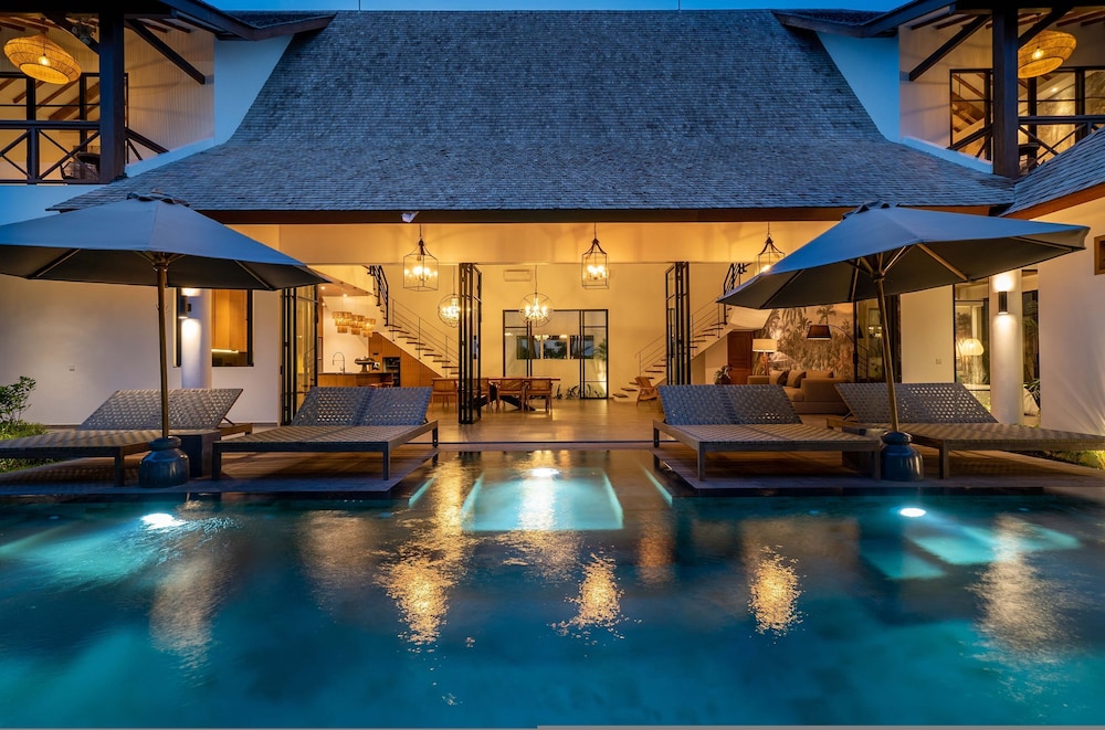 Villa Nusantara 6 by Alfred in Bali - Majestic 4bdr Brand New Villa Pererenan Beach Caggu