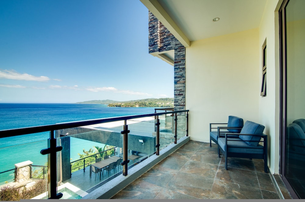 Luxury Oceanfront Villa Fully Staffed Pool Jacuzzi Movie Theatre