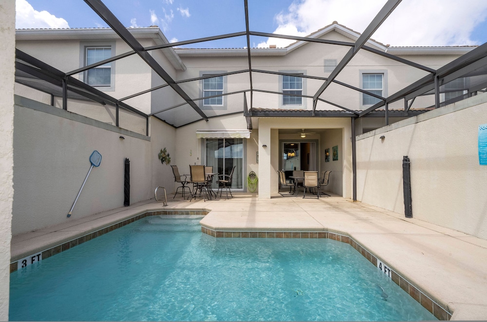 Storey Lake 4 BR With Private Pool