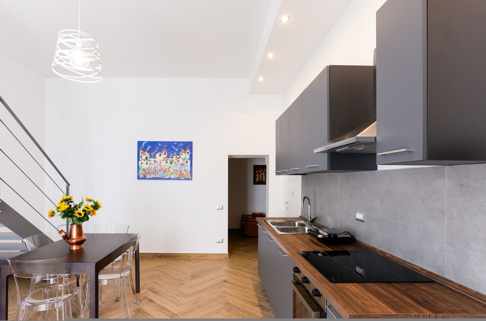 Pessina 90 Rooms in Naples
