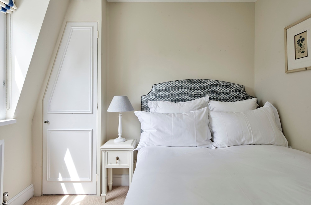 Gorgeous Modern 2 Bedroom Flat in Chelsea