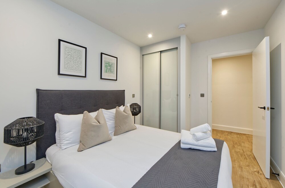 Brand-new Two-bedroom Flat in Colindale