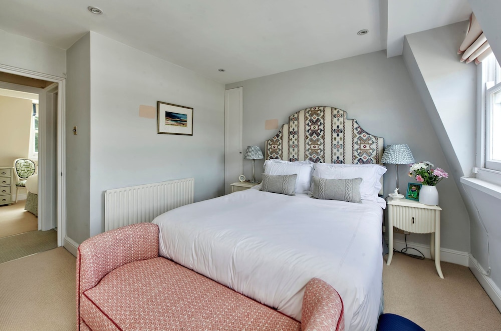 Gorgeous Modern 2 Bedroom Flat in Chelsea
