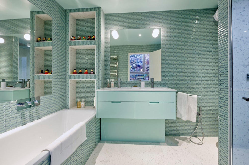 Modern Bright - 3 Bed House in Notting Hill