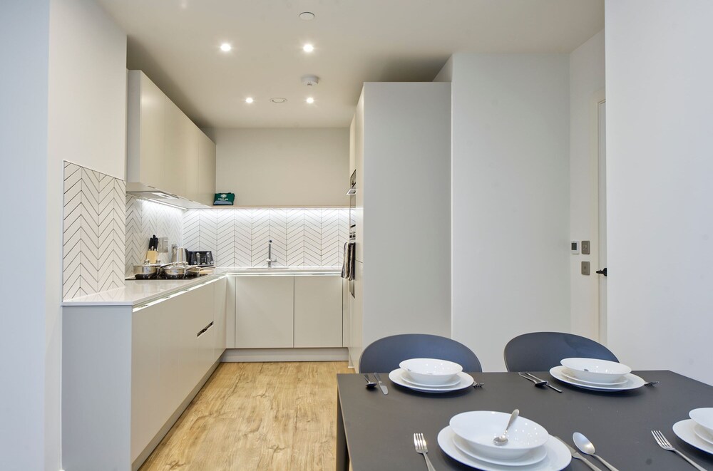 Brand-new Two-bedroom Flat in Colindale