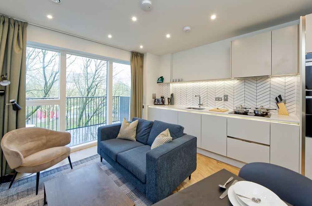 Brand-new Two-bedroom Flat in Colindale