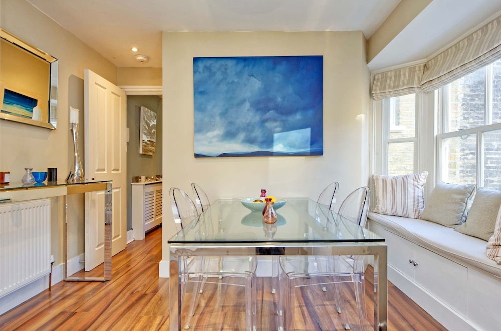 Lovely Apartment With Roof Terrace in Battersea
