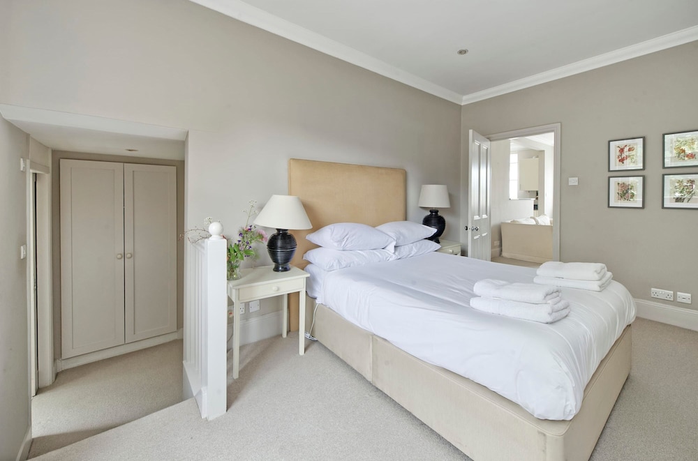 Cosy and Chic one Bedroom Flat in Earl s Court