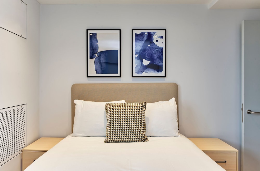 Fabulous Two-bedroom Apartment in Poplar