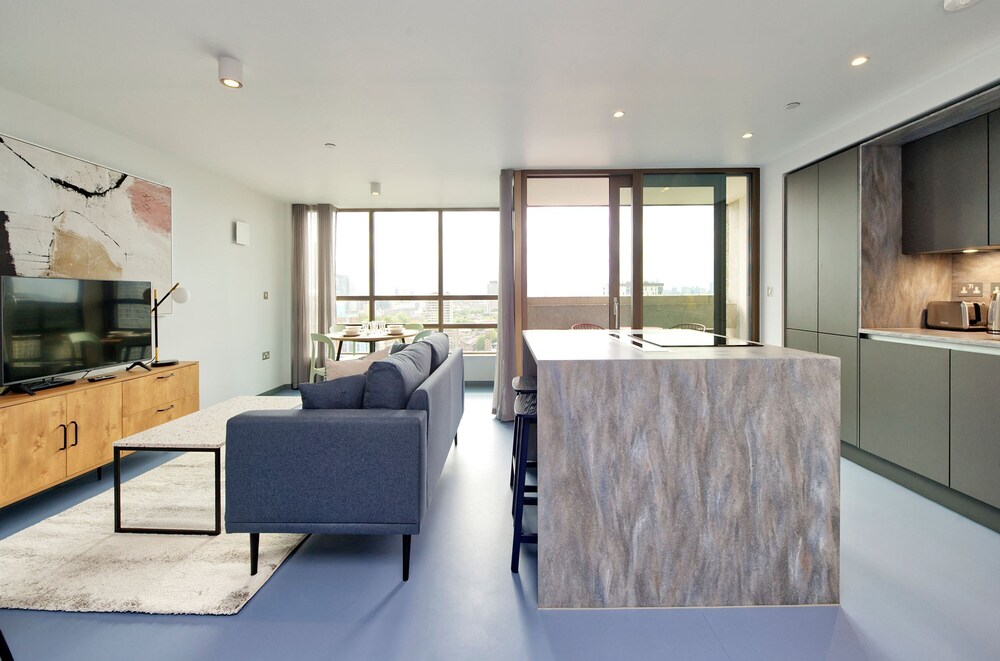 Luxury Two-bedroom Flat in East London s Poplar
