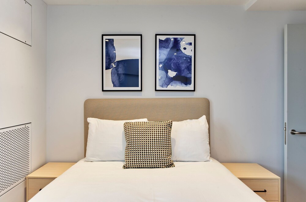 Upscale Two-bedroom Home in a Brutalist Setting