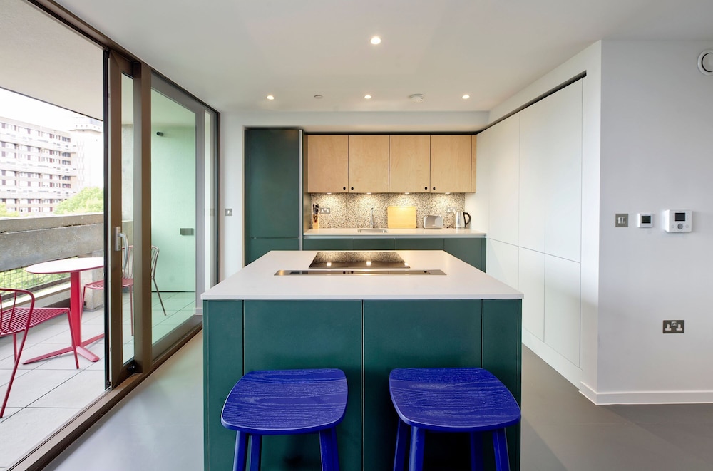 Deluxe Two-bedroom Flat in Bustling East London