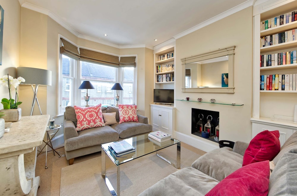 Lovely Apartment With Roof Terrace in Battersea