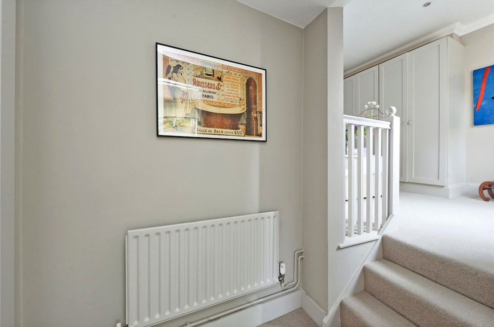 Cosy and Chic one Bedroom Flat in Earl s Court