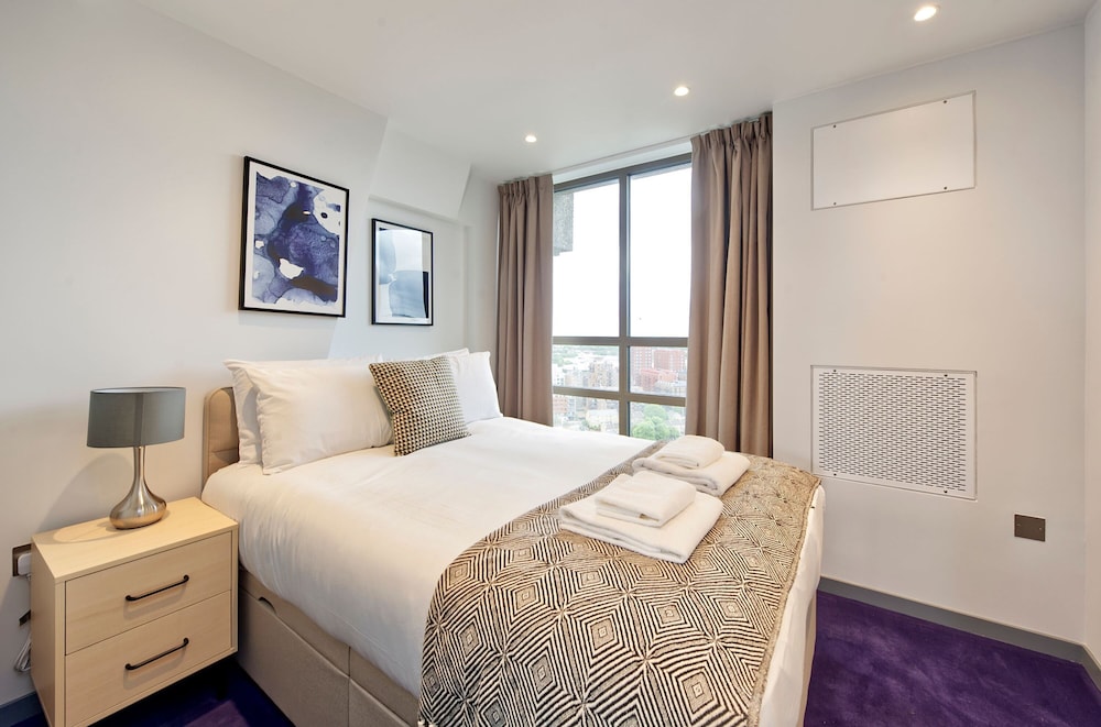 Luxury Two-bedroom Flat in East London s Poplar