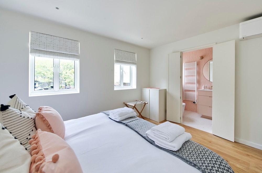 Modern Bright - 3 Bed House in Notting Hill
