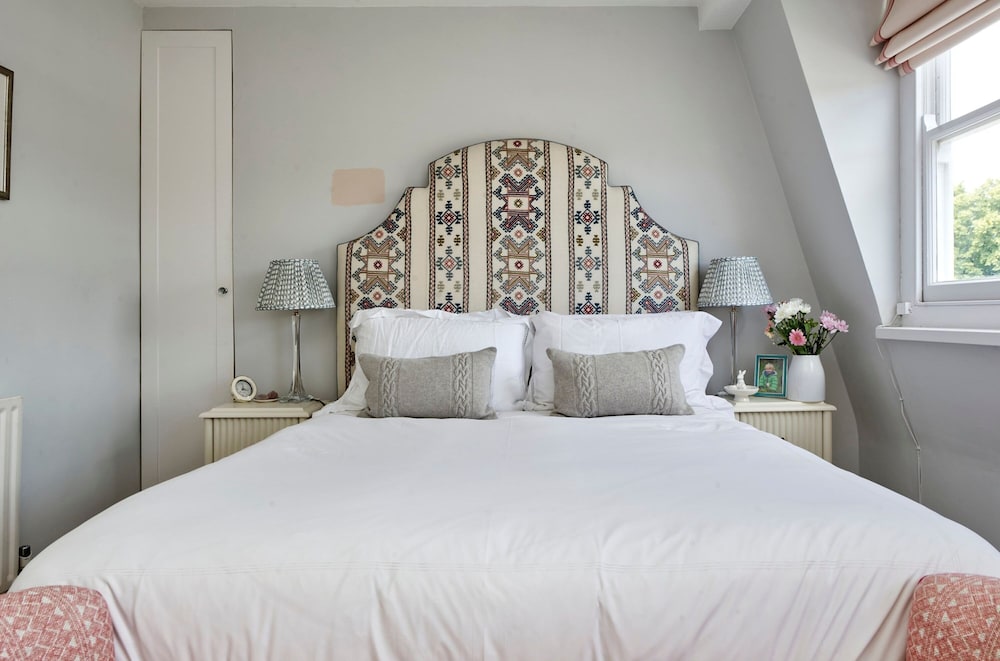 Gorgeous Modern 2 Bedroom Flat in Chelsea