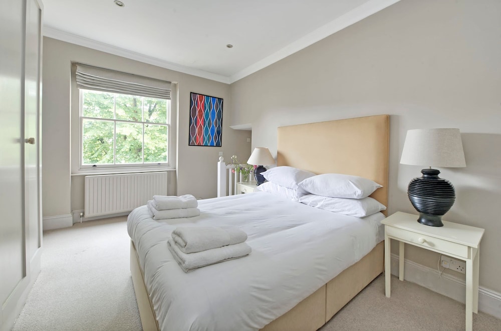 Cosy and Chic one Bedroom Flat in Earl s Court