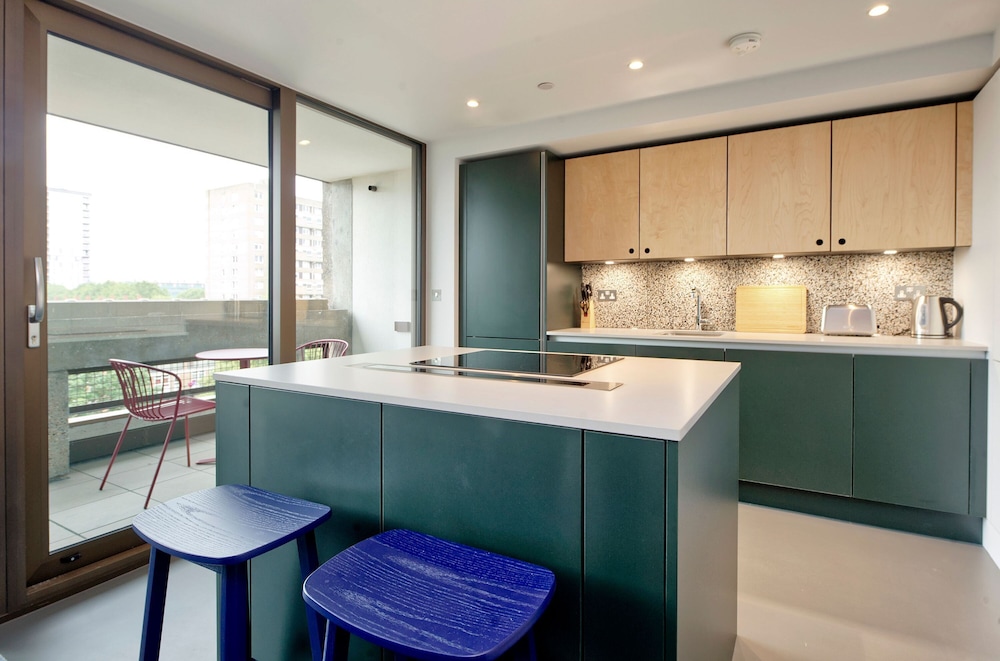Deluxe Two-bedroom Flat in Bustling East London
