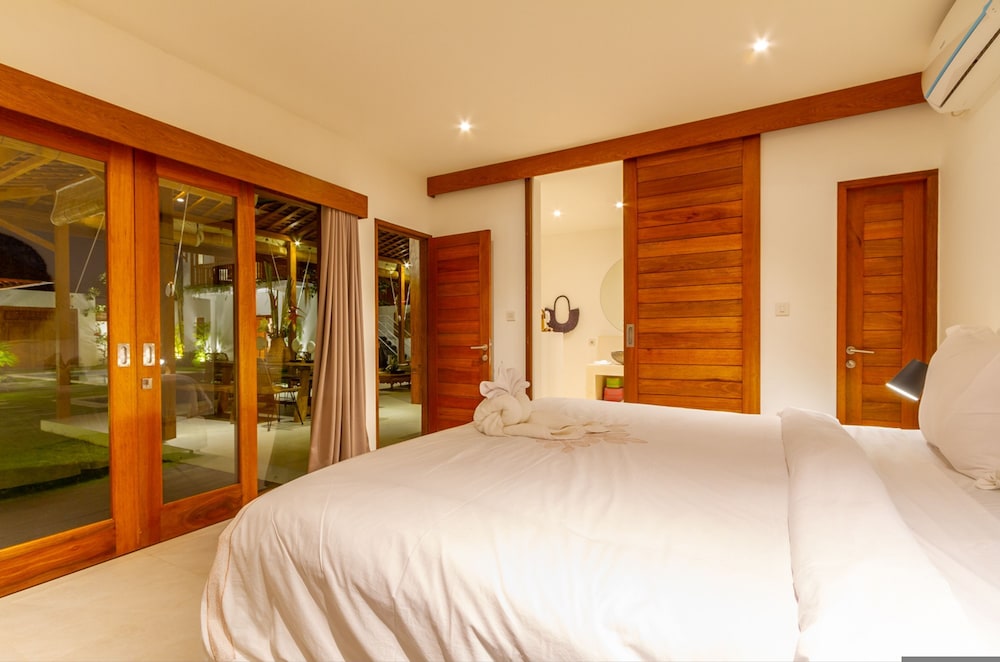 Villa Namu by Alfred in Bali - Family 5 BD Dream in Seminyak Oberoi Beach