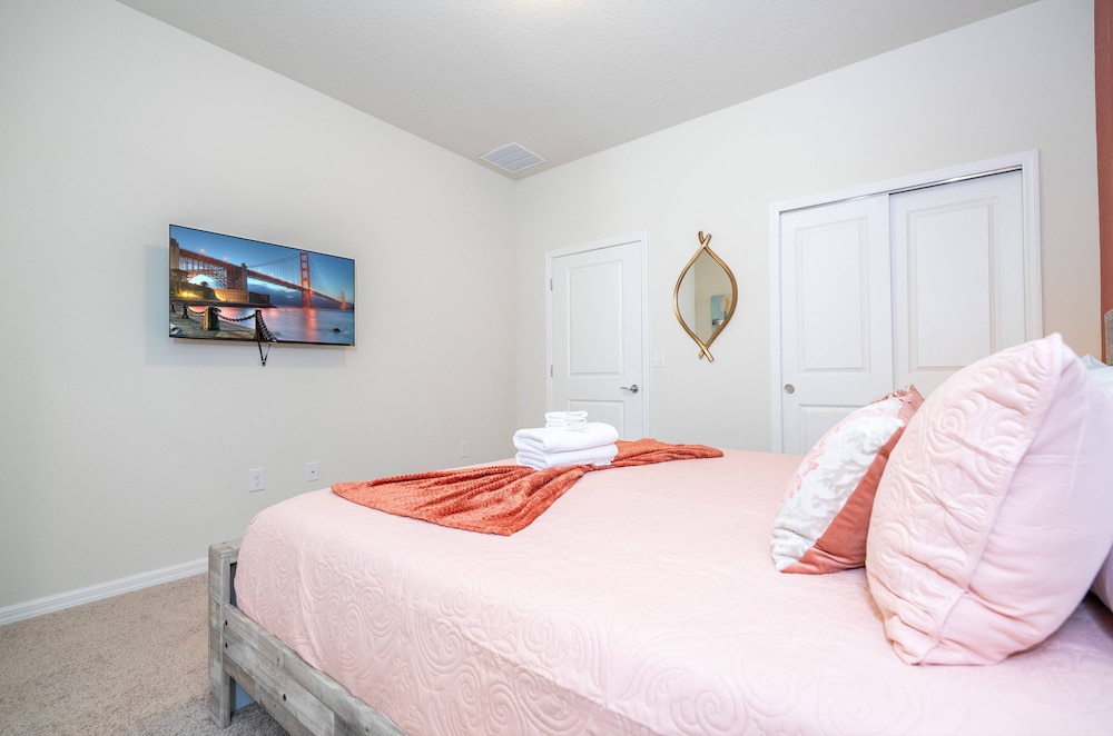 Windsor Cay 7BR Water Park Free