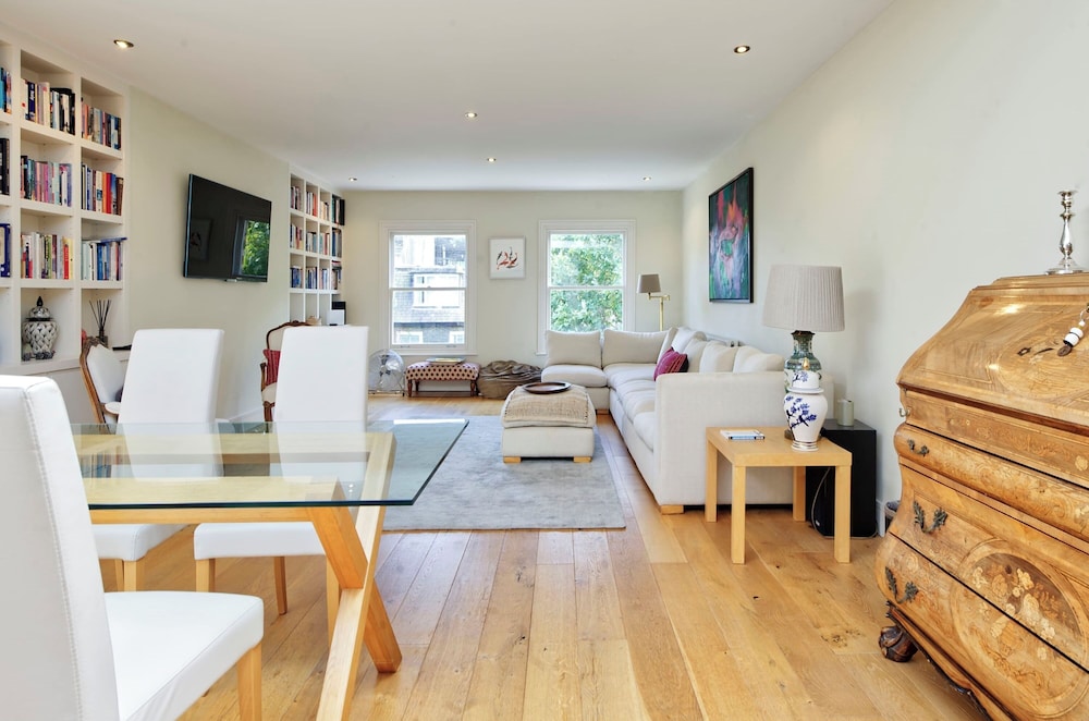 Spacious 3-bedroom Apartment in Earls Court