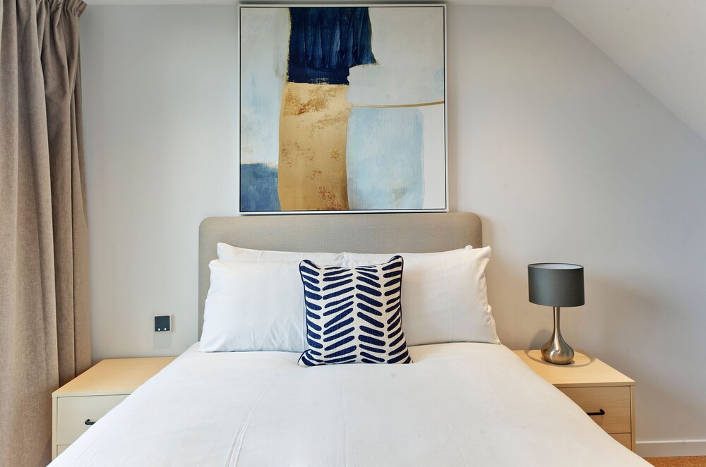 Deluxe Two-bedroom Flat in Bustling East London