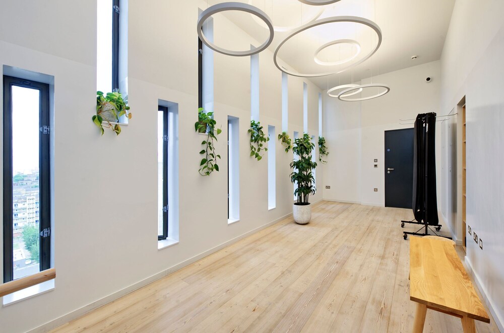Luxury Two-bedroom Flat in East London s Poplar