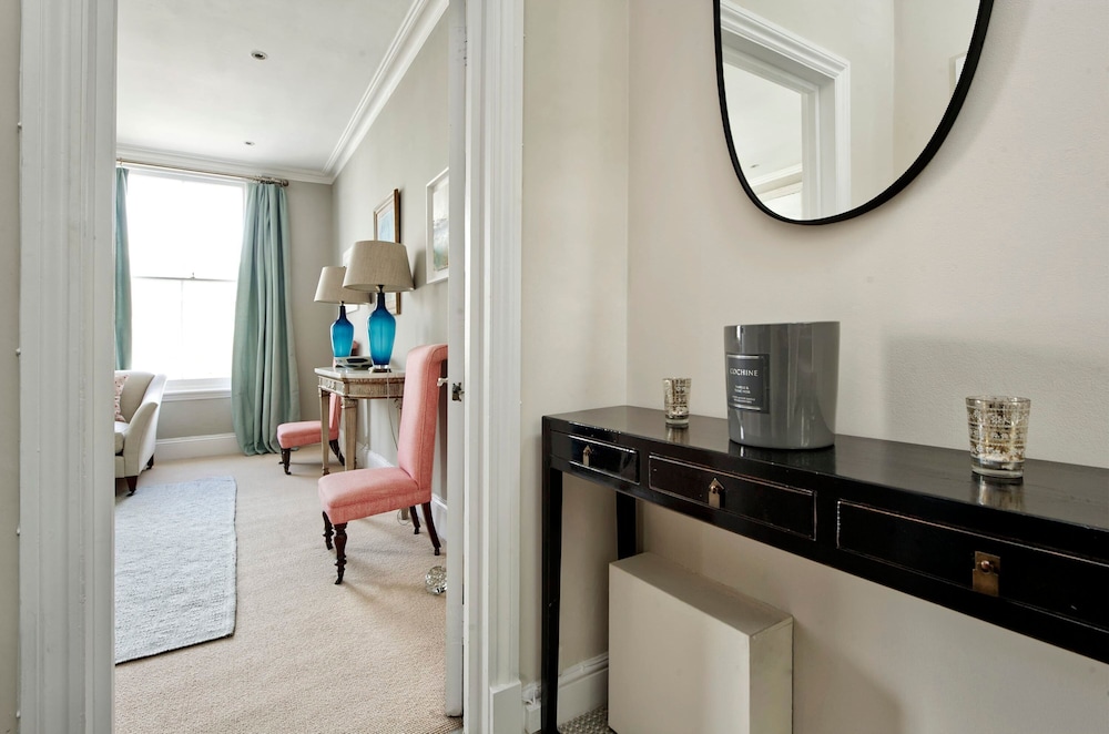 Gorgeous Modern 2 Bedroom Flat in Chelsea