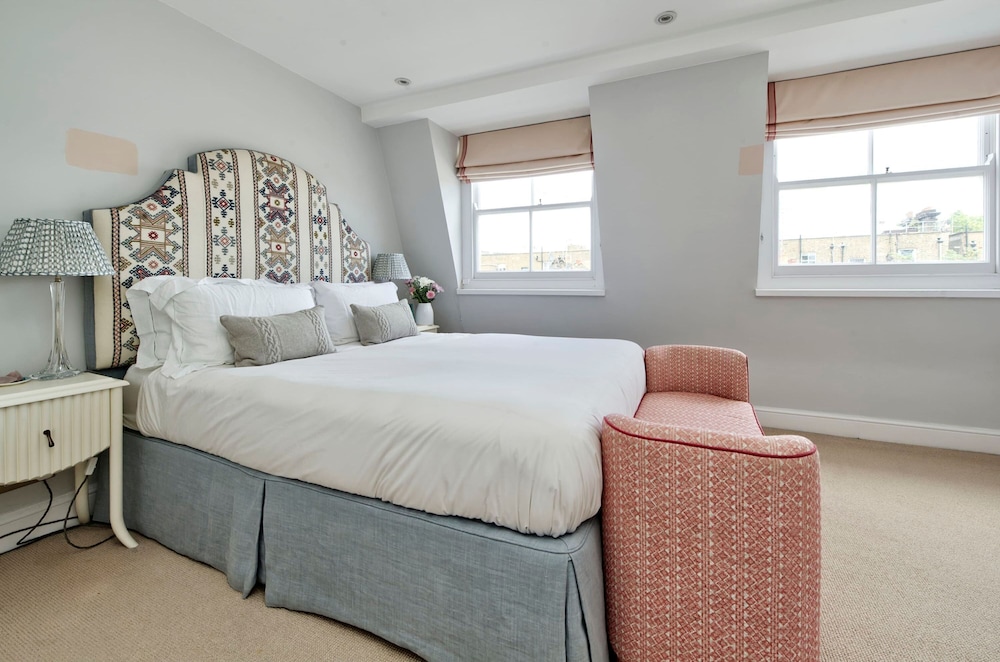 Gorgeous Modern 2 Bedroom Flat in Chelsea