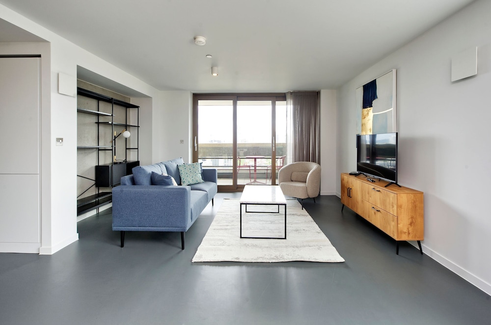 Sensational Two-bedroom Apartment in East London