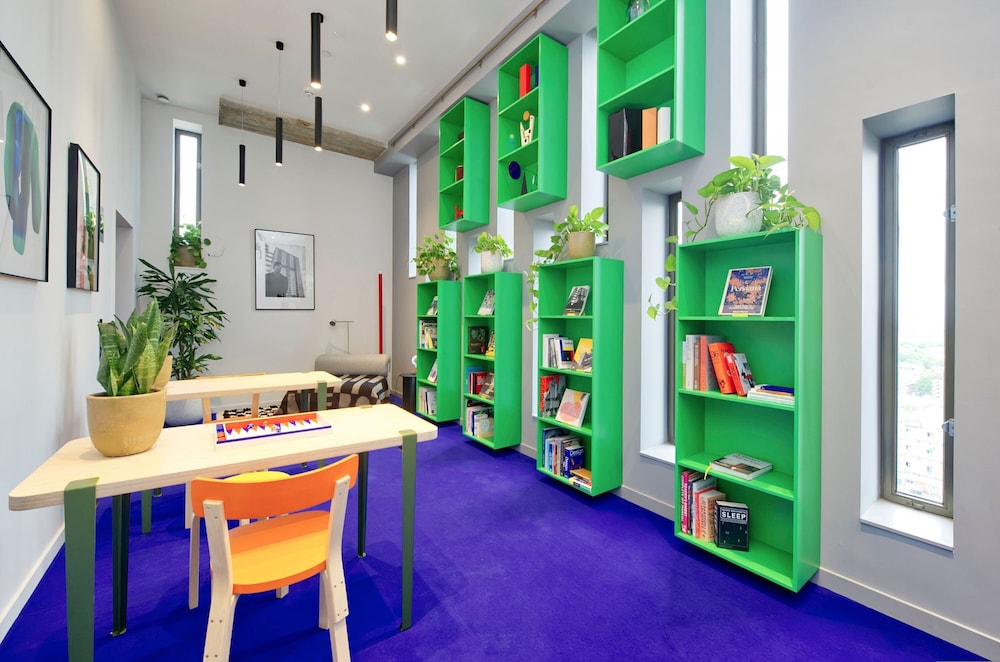 Deluxe Two-bedroom Flat in Bustling East London