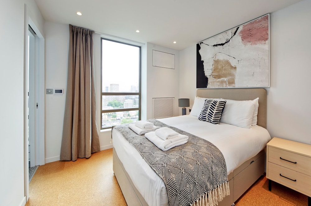Sensational Two-bedroom Apartment in East London