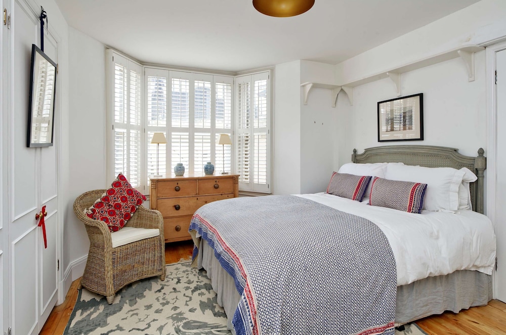 Lovely 2 bed Flat With Garden in Queen s Park